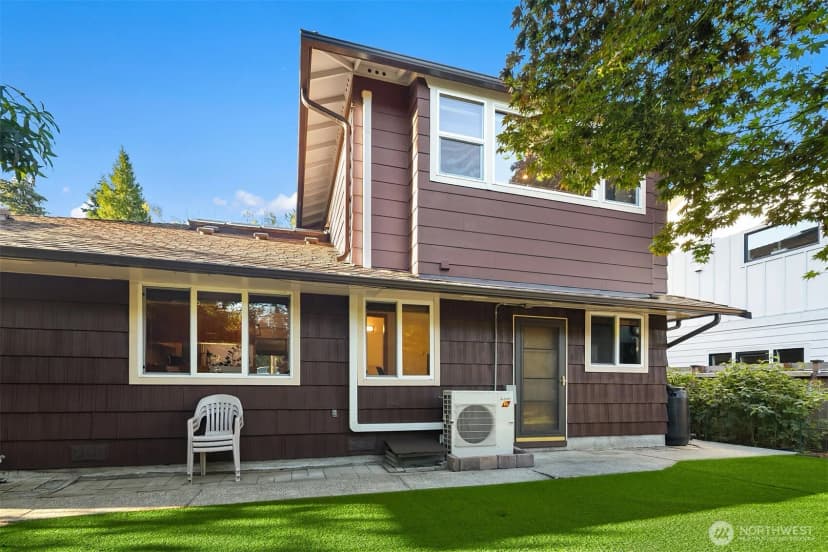 Property photo for 3229 Ne 87th Street, Seattle photo 17