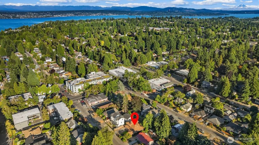 Property photo for 3229 Ne 87th Street, Seattle photo 31