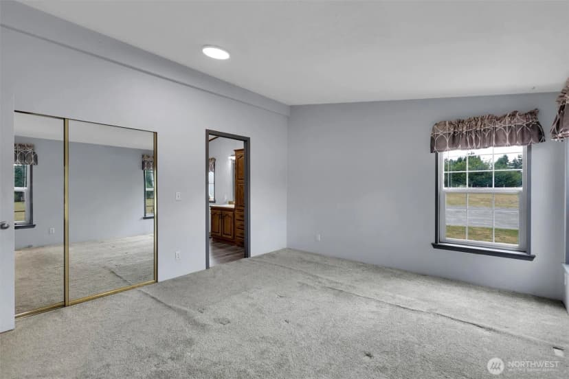 Property photo for 28707 26th Avenue E, Roy photo 17