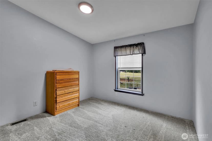 Property photo for 28707 26th Avenue E, Roy photo 14