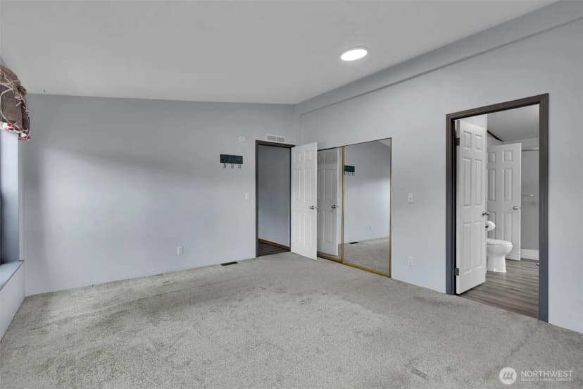 Property photo for 28707 26th Avenue E, Roy photo 18