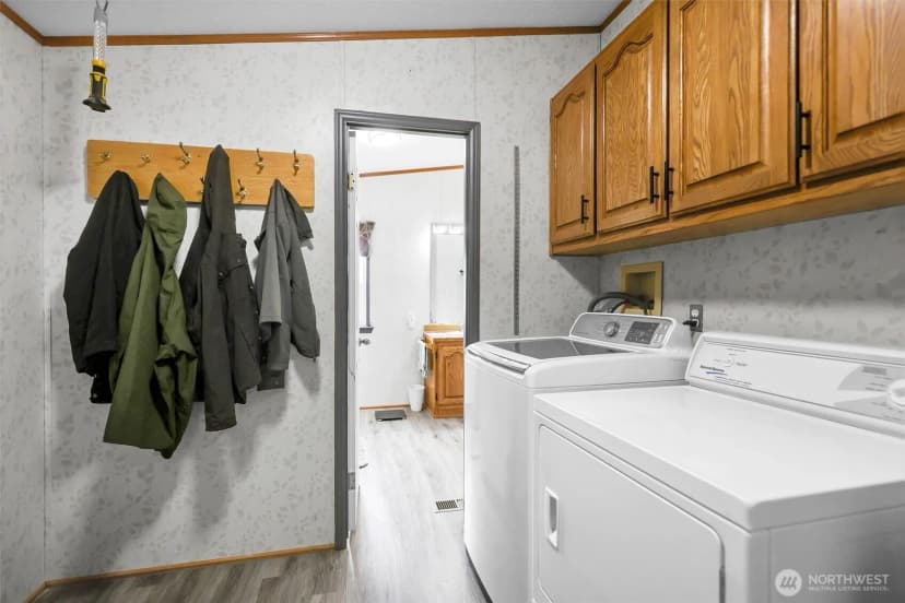 Property photo for 28707 26th Avenue E, Roy photo 22
