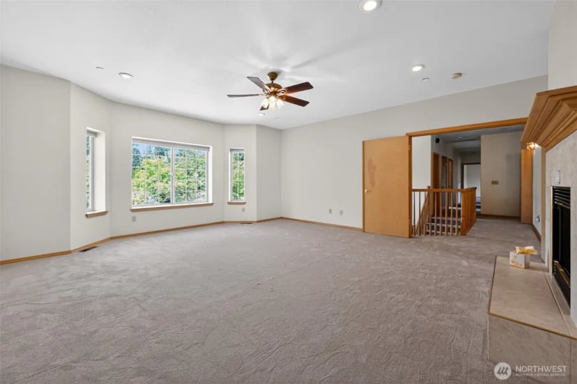 Property photo for 18432 W Lake Desire Drive Se, Renton photo 5