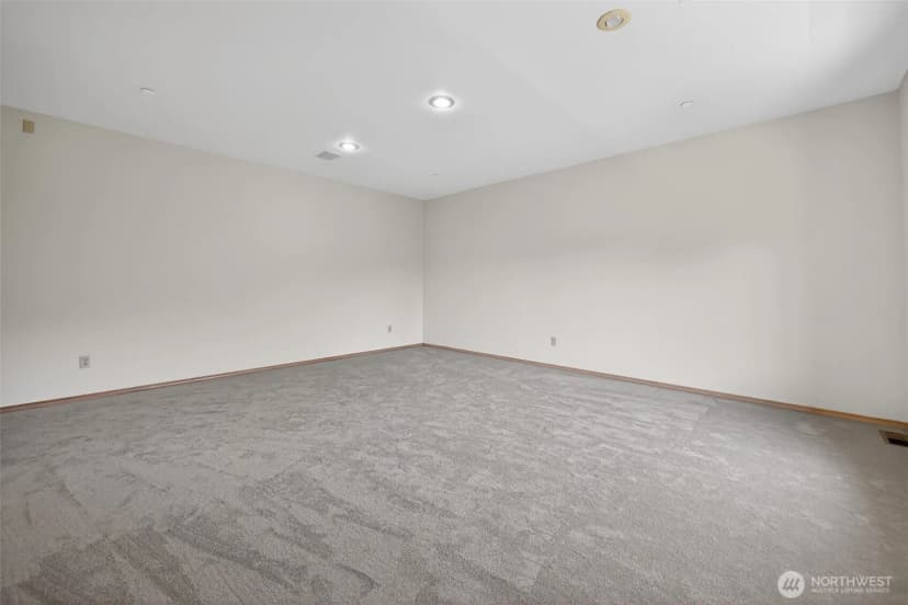 Property photo for 18432 W Lake Desire Drive Se, Renton photo 24