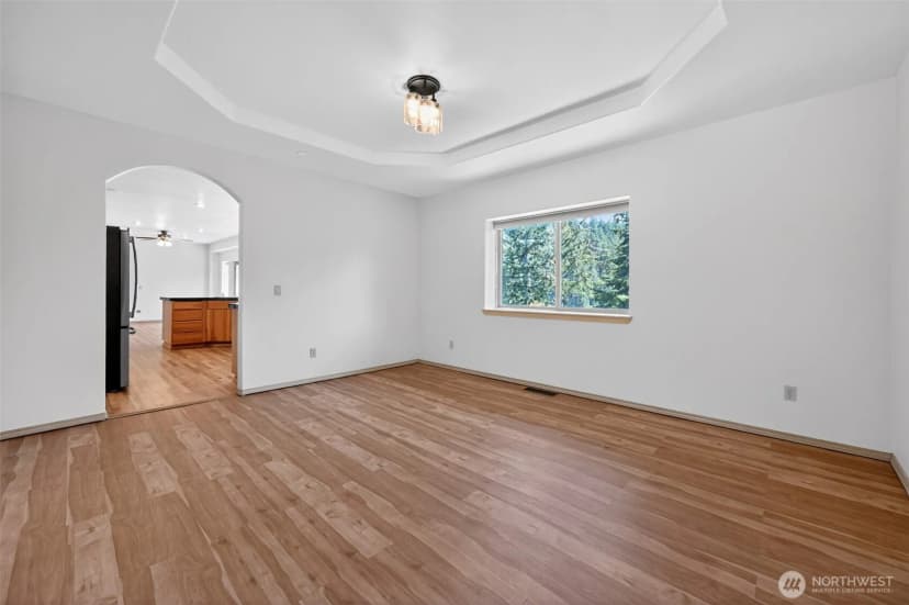 Property photo for 18432 W Lake Desire Drive Se, Renton photo 17