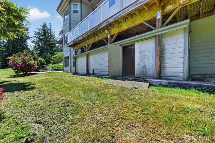 Property photo for 18432 W Lake Desire Drive Se, Renton photo 36