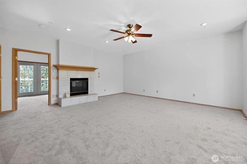 Property photo for 18432 W Lake Desire Drive Se, Renton photo 7