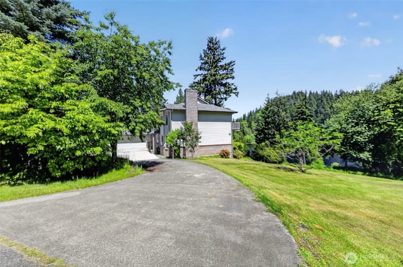 Property photo for 18432 W Lake Desire Drive Se, Renton photo 40