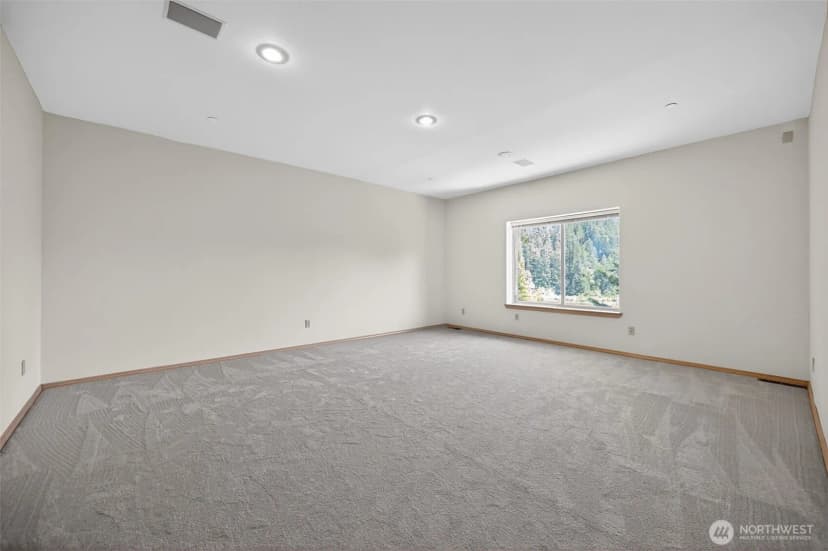 Property photo for 18432 W Lake Desire Drive Se, Renton photo 31