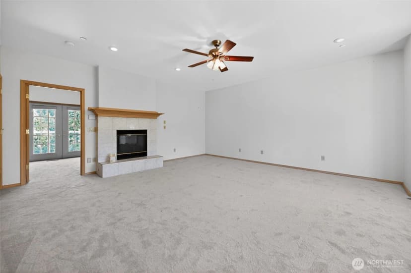 Property photo for 18432 W Lake Desire Drive Se, Renton photo 6