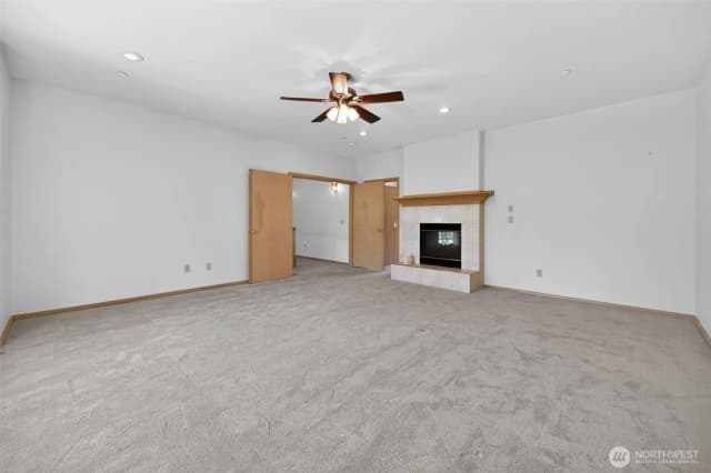 Property photo for 18432 W Lake Desire Drive Se, Renton photo 3