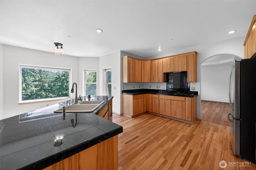 Property photo for 18432 W Lake Desire Drive Se, Renton photo 13