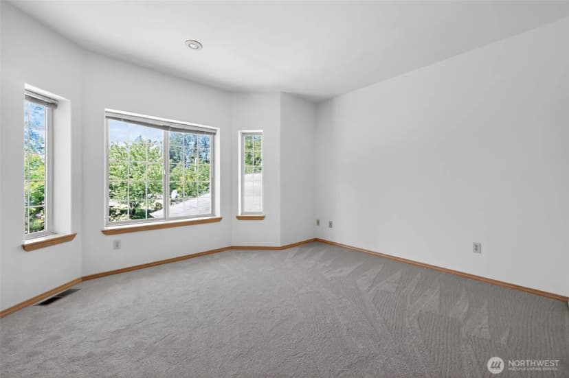 Property photo for 18432 W Lake Desire Drive Se, Renton photo 34