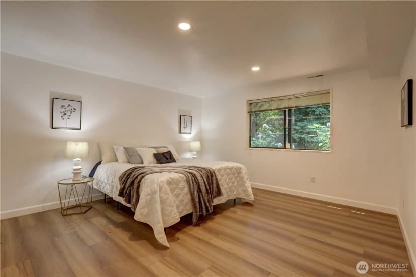 Property photo for 901 129th Place Ne, Bellevue photo 29