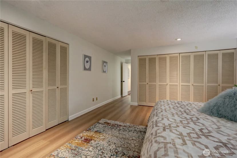 Property photo for 901 129th Place Ne, Bellevue photo 13