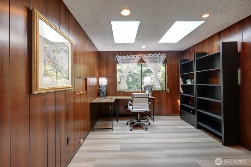 Property photo for 901 129th Place Ne, Bellevue photo 23