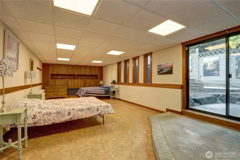 Property photo for 901 129th Place Ne, Bellevue photo 35