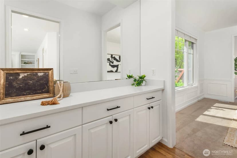 Property photo for 13711 Ne 135th Place, Kirkland photo 9