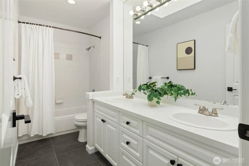 Property photo for 13711 Ne 135th Place, Kirkland photo 24