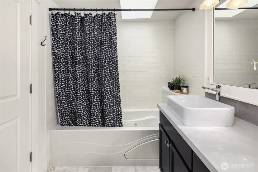 Property photo for 4315 Linden Avenue N #a, Seattle photo 27