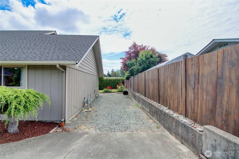 Property photo for 16958 Obstruction Drive, Burlington photo 10
