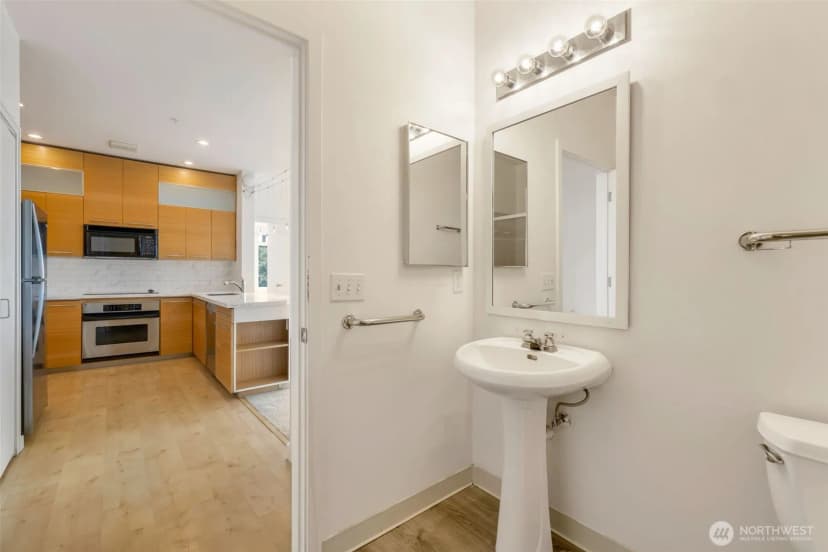 Property photo for 2414 1st Avenue #617, Seattle photo 13