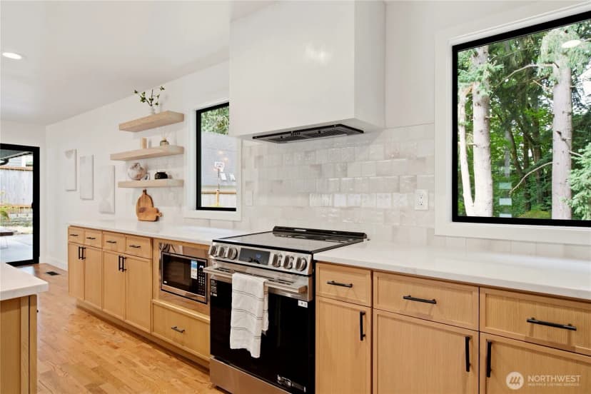 Property photo for 15709 76th Pl Ne, Kenmore photo 16