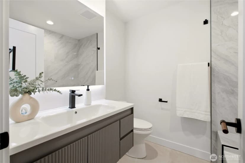 Property photo for 15709 76th Pl Ne, Kenmore photo 21