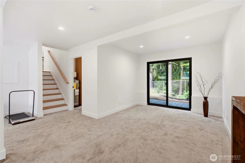 Property photo for 15709 76th Pl Ne, Kenmore photo 31