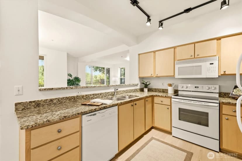 Property photo for 13301 Se 79th Place #c114, Newcastle photo 11