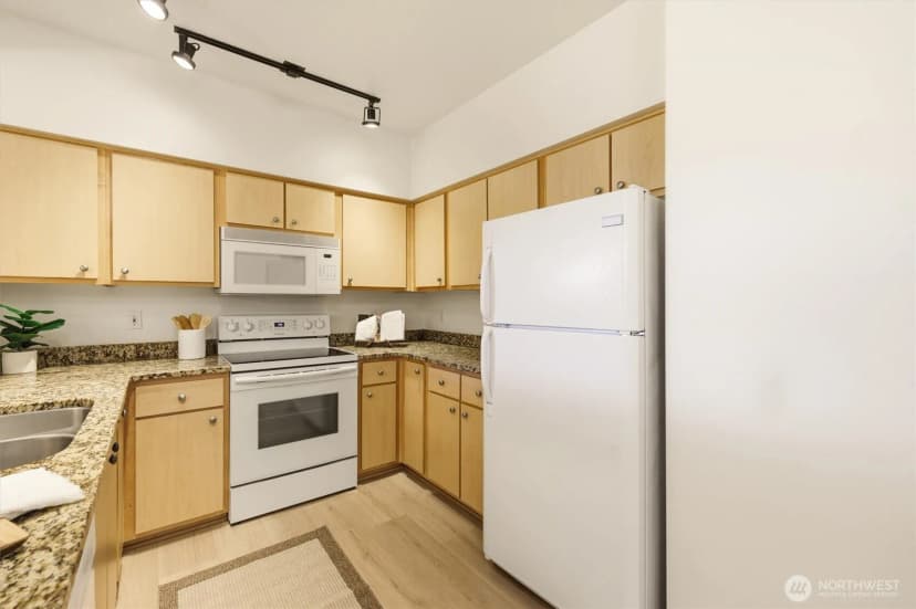 Property photo for 13301 Se 79th Place #c114, Newcastle photo 12