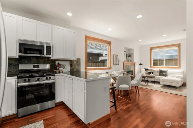 Property photo for 9121 23rd Avenue Ne, Seattle photo 5