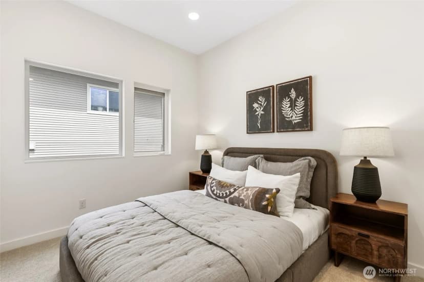 Property photo for 12524 15th Avenue Ne #b, Seattle photo 15