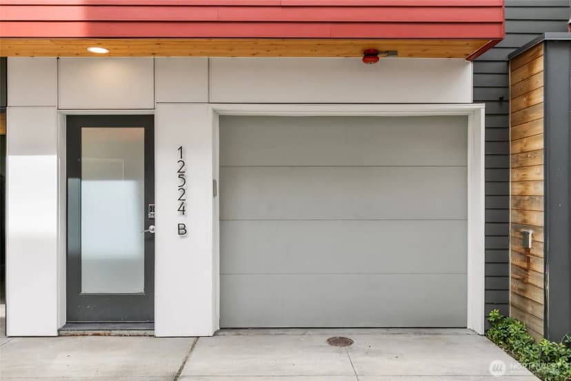 Property photo for 12524 15th Avenue Ne #b, Seattle photo 23