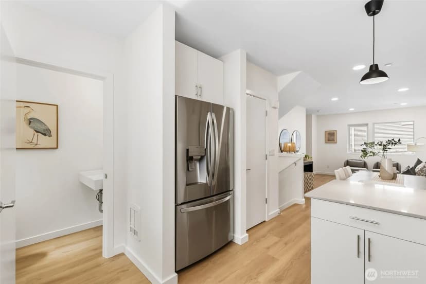 Property photo for 12524 15th Avenue Ne #b, Seattle photo 10