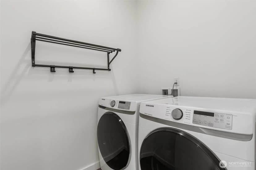 Property photo for 12524 15th Avenue Ne #b, Seattle photo 20