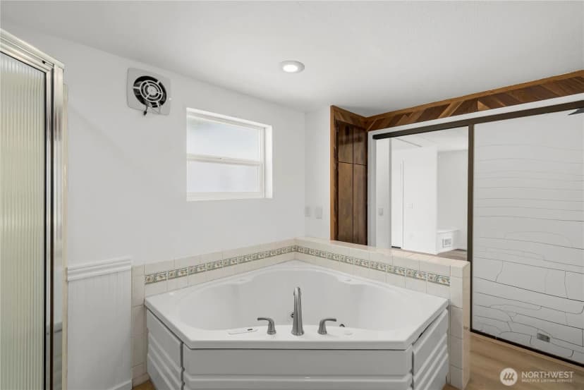 Property photo for 803 S 301st Place, Federal Way photo 24