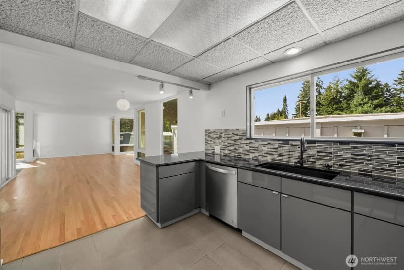 Property photo for 803 S 301st Place, Federal Way photo 10