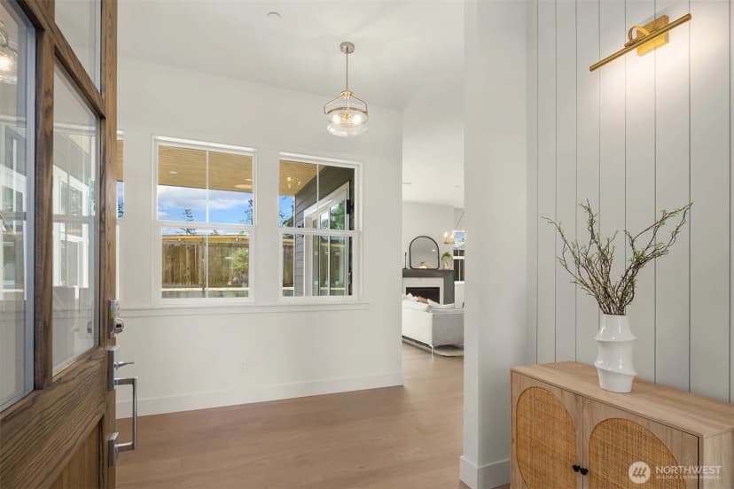 Property photo for 1632 167th Avenue Ne, Bellevue photo 2
