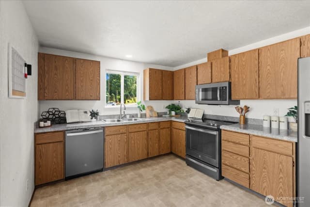 Property photo for 8115 145th Drive Se, Snohomish photo 4