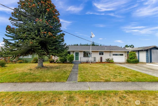 Property photo for 1505 39th Street, Anacortes photo 2