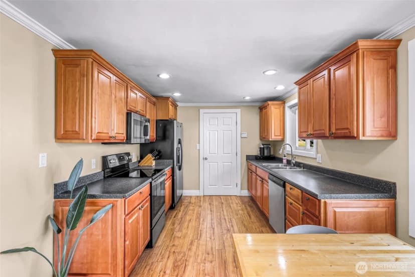 Property photo for 1505 39th Street, Anacortes photo 14