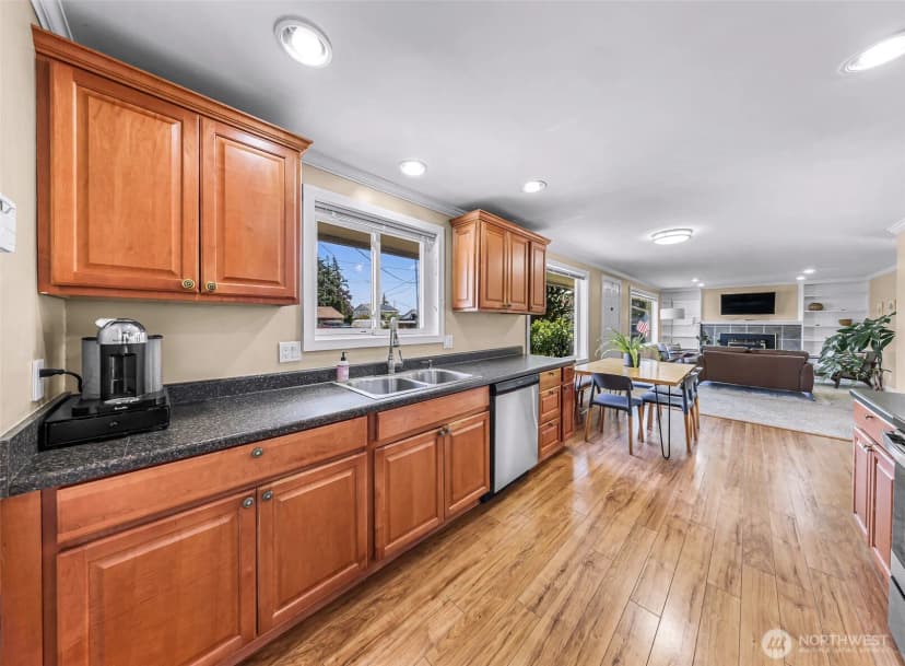 Property photo for 1505 39th Street, Anacortes photo 18