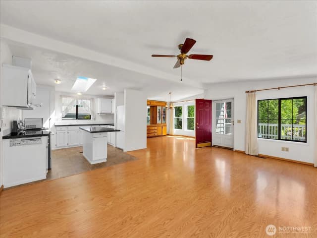 Property photo for 17235 119th Avenue Ne, Bothell photo 5
