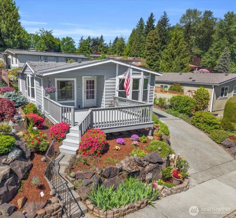 Property photo for 17235 119th Avenue Ne, Bothell photo 2