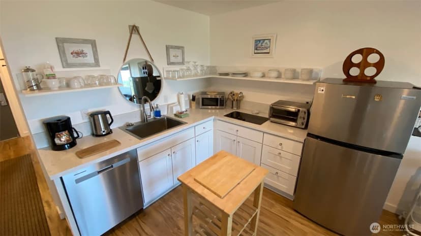 Property photo for 304 14th Street Nw #203, Long Beach photo 9