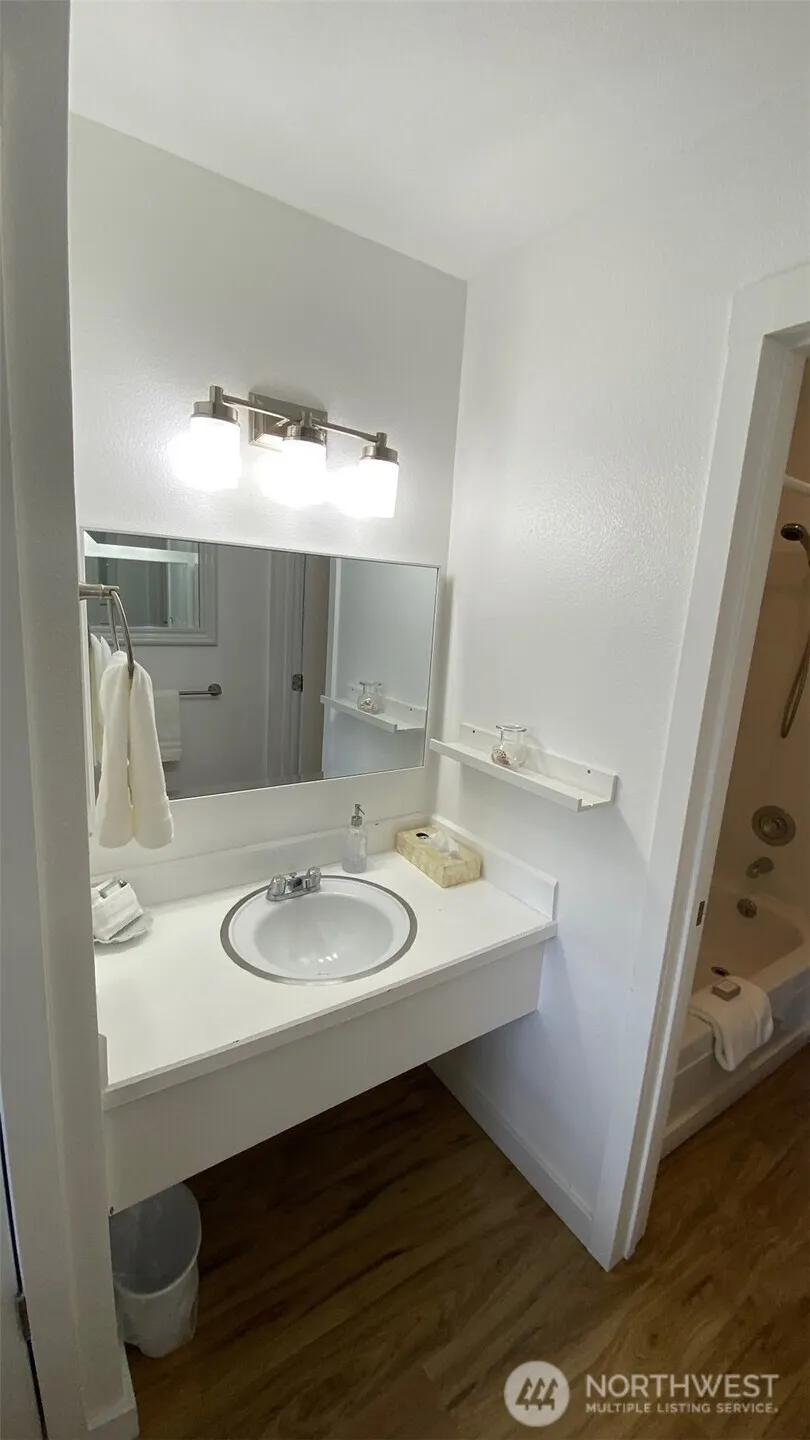 Property photo for 304 14th Street Nw #203, Long Beach photo 11
