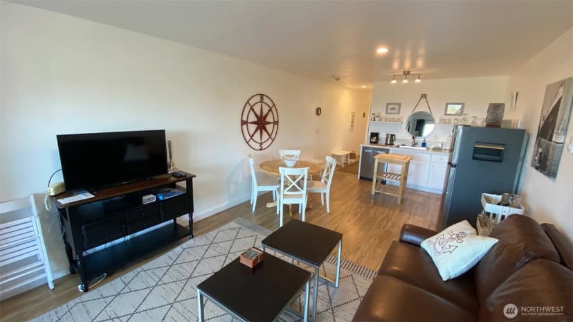 Property photo for 304 14th Street Nw #203, Long Beach photo 7