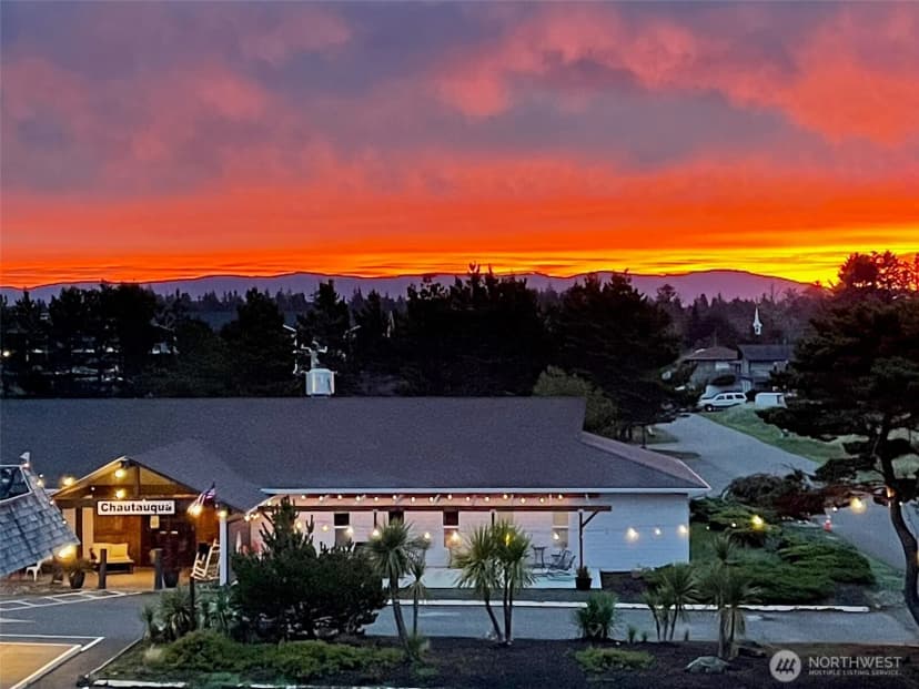 Property photo for 304 14th Street Nw #203, Long Beach