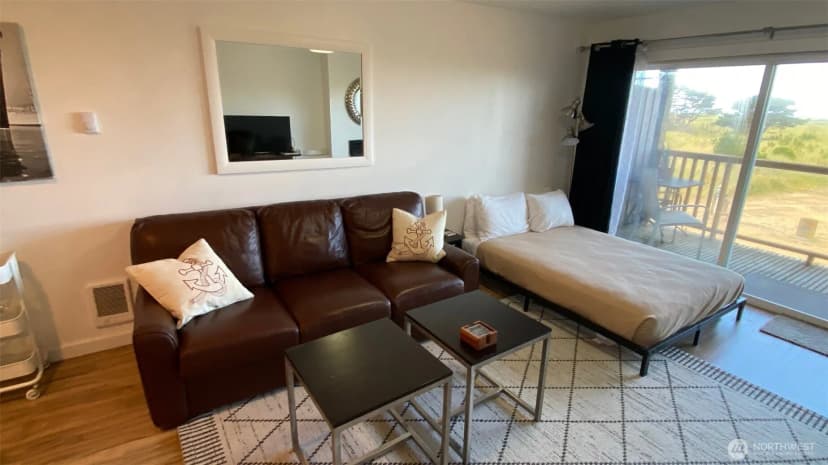 Property photo for 304 14th Street Nw #203, Long Beach photo 6